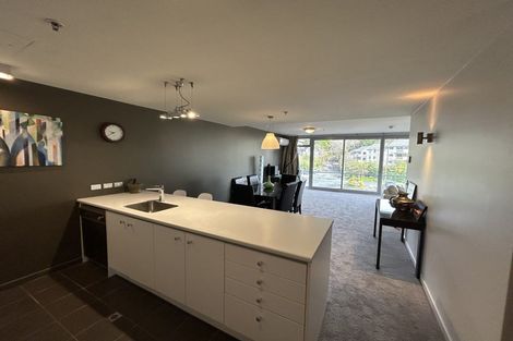 Photo of property in Montreaux Apartments, 4b/164 The Terrace, Wellington Central, Wellington, 6011