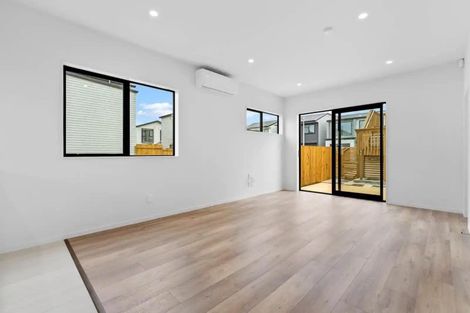 Photo of property in 28 Whare Kauri Road, Papakura, 2110