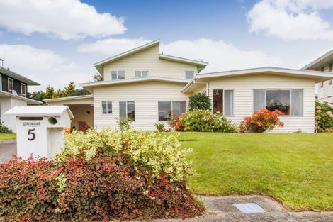 Photo of property in 5 Anaru Place, Awapuni, Palmerston North, 4412