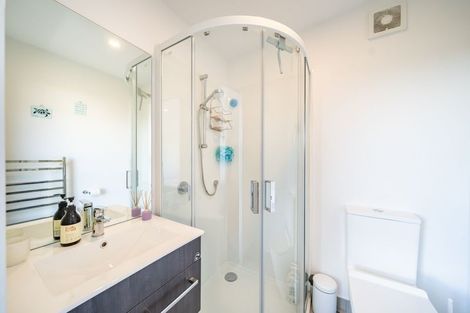 Photo of property in 1/62 Spenmoor Street, Newlands, Wellington, 6037