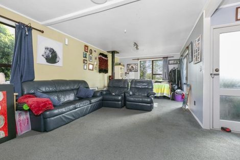 Photo of property in 15 Hydra Place, Glen Eden, Auckland, 0602