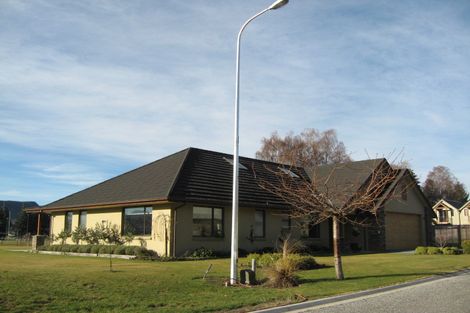 Photo of property in 10 Lansdown Street, Wanaka, 9305