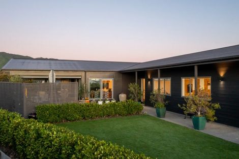 Photo of property in 3 Lamont Place, Waikanae, 5036