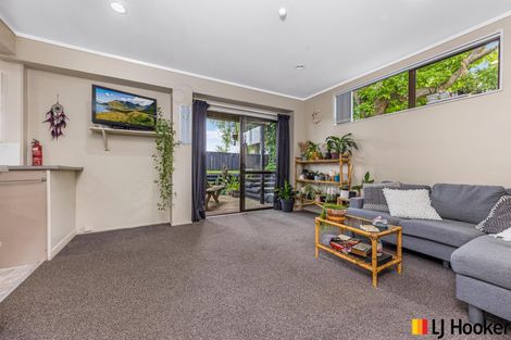 Photo of property in 2/187 Carnoustie Drive, Wattle Downs, Auckland, 2103