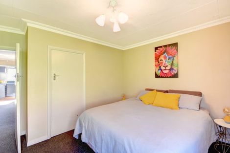 Photo of property in 37 Easther Crescent, Kew, Dunedin, 9012