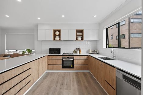 Photo of property in 4/271 Ormiston Road, Flat Bush, Auckland, 2019