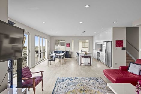 Photo of property in 114 Fairview Avenue, Fairview Heights, Auckland, 0632