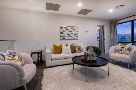 Photo of property in 11 Taraire Place, Orewa, 0931