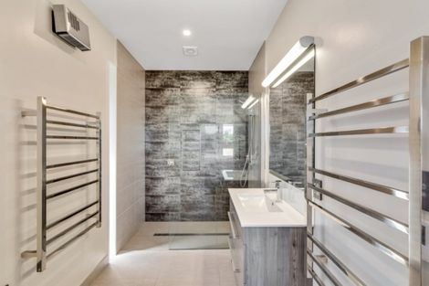 Photo of property in 10 Whitcombe Place, Darfield, 7571