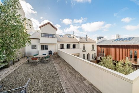 Photo of property in 2/12 Little George Street, Thorndon, Wellington, 6011