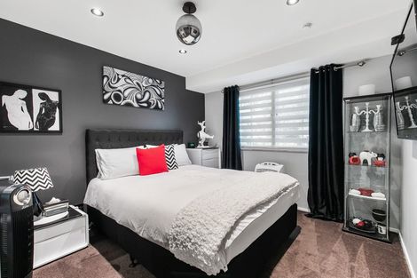 Photo of property in 19 Laser Place, Bayview, Auckland, 0629