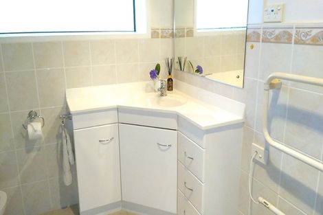 Photo of property in 30b Bleakhouse Road, Howick, Auckland, 2014