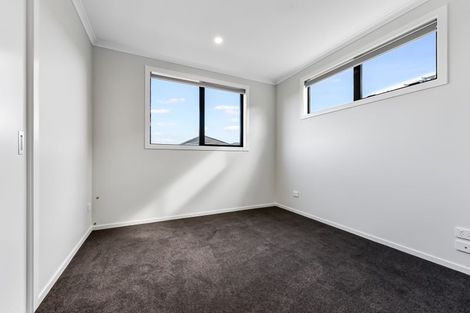 Photo of property in 73 Waruhia Crescent, Rototuna North, 3281