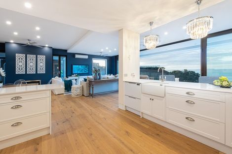 Photo of property in 2/214a Lake Road, Hauraki, Auckland, 0622