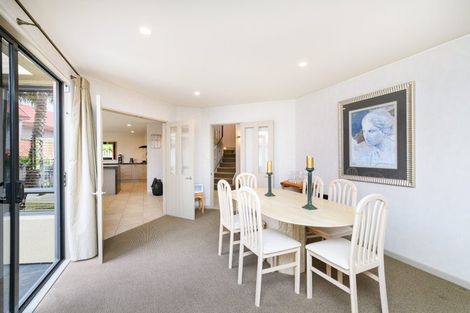 Photo of property in 4 The Strand, Fitzherbert, Palmerston North, 4410