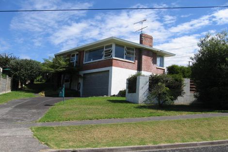 Photo of property in 1/10 Tipau Street, Torbay, Auckland, 0630