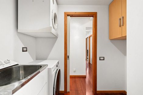 Photo of property in 37 Nicholson Road, Khandallah, Wellington, 6035