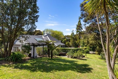 Photo of property in 2 Chenery Road, Red Beach, 0932