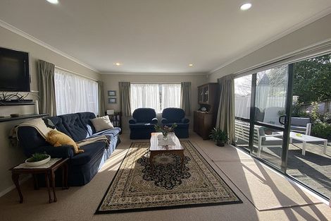 Photo of property in 44a The Drive, Tawa, Wellington, 5028