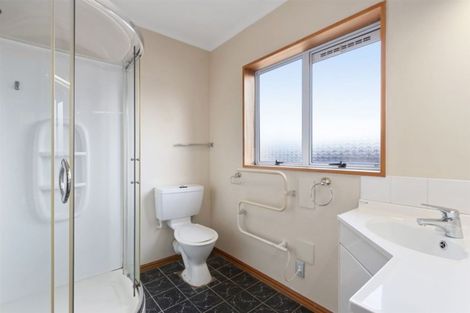 Photo of property in 33 Kirsten Place, Parklands, Christchurch, 8083