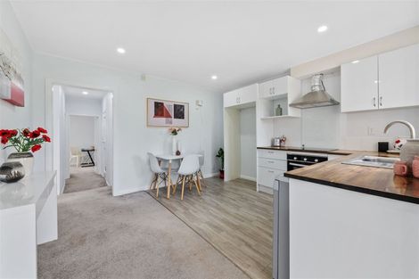 Photo of property in 70 Forest Hill Road, Henderson, Auckland, 0612