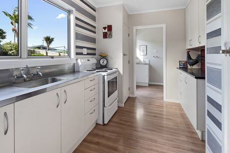 Photo of property in 15 Tait Street, Te Kamo, Whangarei, 0112