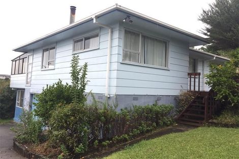 Photo of property in 3 Lavery Place, Sunnynook, Auckland, 0632