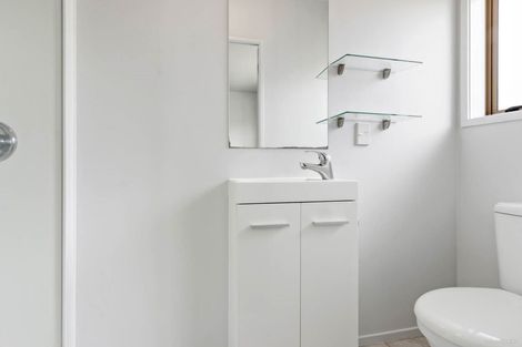 Photo of property in 7b Woodbank Drive, Glen Eden, Auckland, 0602