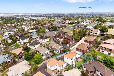 Photo of property in 1/8 Kells Place, Botany Downs, Auckland, 2010