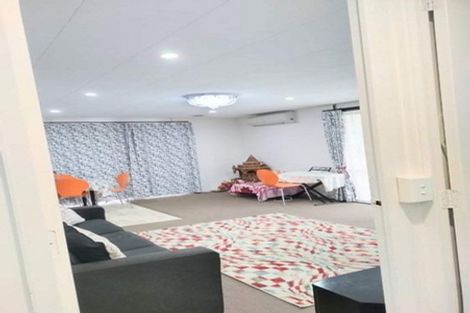 Photo of property in 2/115 Boundary Road, Clover Park, Auckland, 2019