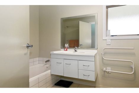 Photo of property in 41/64 Kawaha Point Road, Kawaha Point, Rotorua, 3010