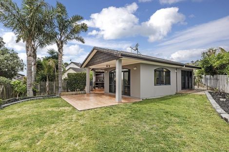 Photo of property in 21 Scarlet Oak Drive, Schnapper Rock, Auckland, 0632