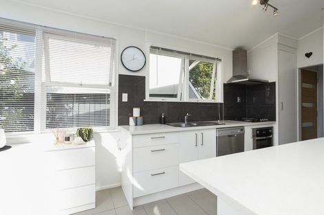 Photo of property in 202 Verbena Road, Birkdale, Auckland, 0626