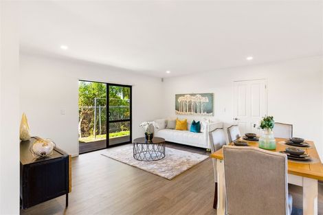 Photo of property in 9/17 Neta Grove, Henderson, Auckland, 0612