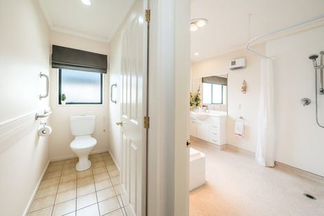 Photo of property in 18 Lorna Irene Drive, Raumati South, Paraparaumu, 5032