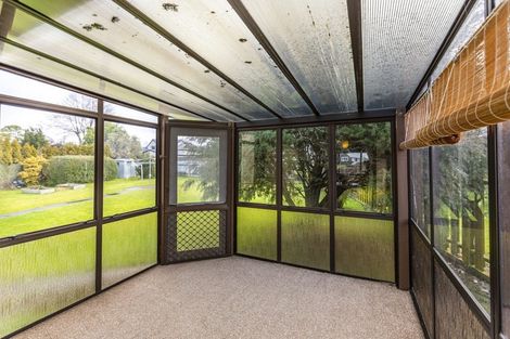 Photo of property in 6 Willow Grove, Waipukurau, 4200