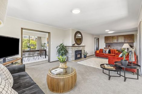 Photo of property in 19 Greyfriars Crescent, Tawa, Wellington, 5028