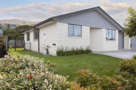 Photo of property in Waterview Estate, 5/4 Greystone Place, Omokoroa, 3114