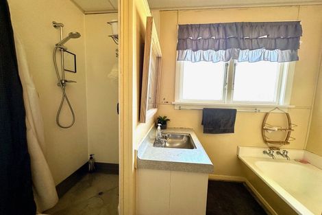 Photo of property in 16 Barnego Road, Balclutha, 9230