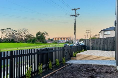 Photo of property in 2/32 Tiraumea Drive, Pakuranga, Auckland, 2010