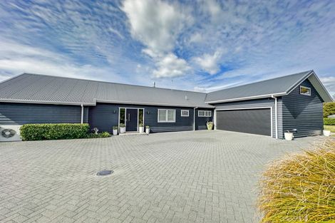 Photo of property in 97 Highland Drive, Acacia Bay, Taupo, 3385