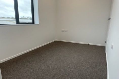 Photo of property in 209/28c Eileen Newey Place, Henderson, Auckland, 0612