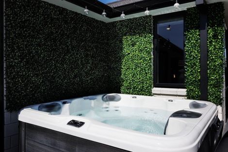 Photo of property in 8 Scarr Lane, Pyes Pa, Tauranga, 3112