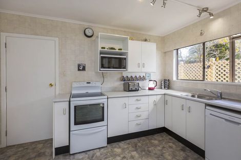 Photo of property in 46 Pinehaven Road, Pinehaven, Upper Hutt, 5019