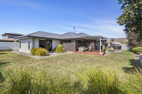 Photo of property in 25 Trump Place, Kelvin Grove, Palmerston North, 4414