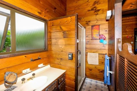 Photo of property in 18 Saint Ives Grove, Whalers Gate, New Plymouth, 4310