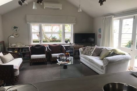 Photo of property in 10 Parliament Street, Thorndon, Wellington, 6011