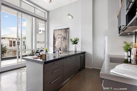 Photo of property in Stadium Garden Flats, 104/107 Thorndon Quay, Pipitea, Wellington, 6011