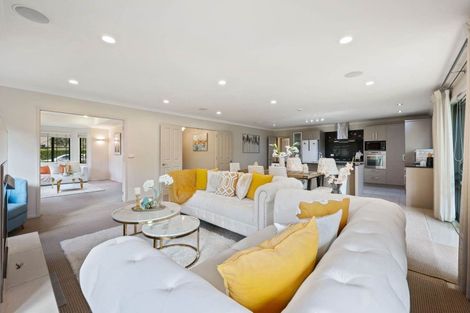 Photo of property in 16 Erceg Way, Rosehill, Papakura, 2113