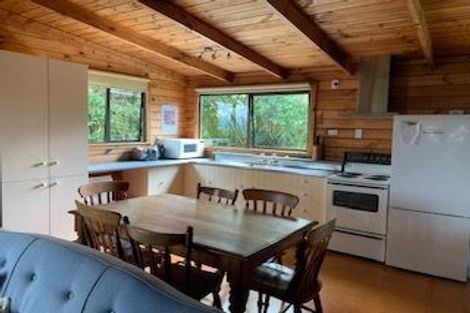 Photo of property in 17 Ivy Terrace, Moana, 7872